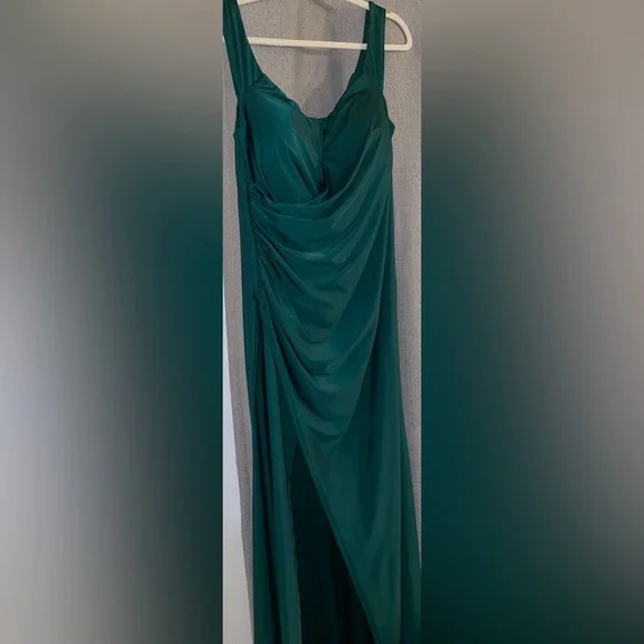 Faeriesty Off Shoulder Ruched Slit Formal Gown- Plus Size - Picture 4 of 7